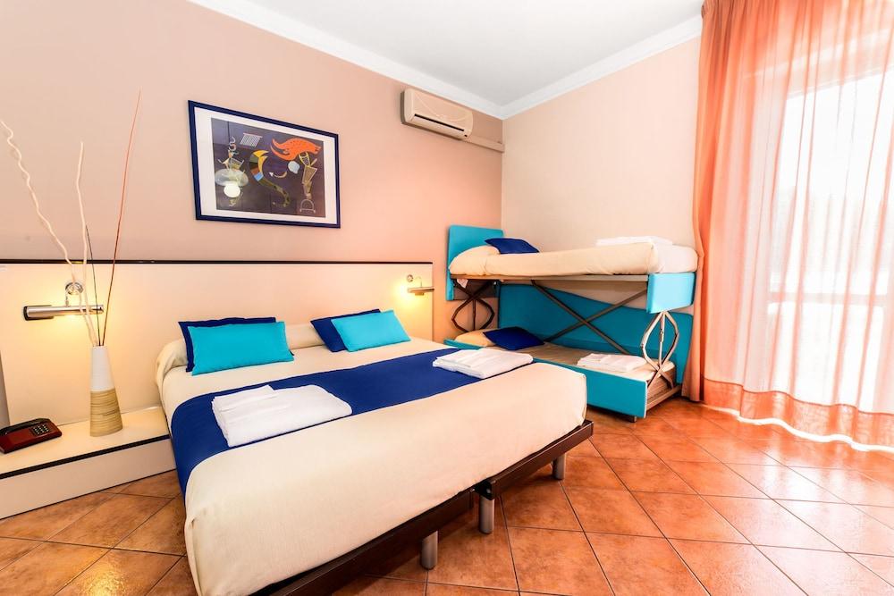 Mediterraneo Hotel 4*