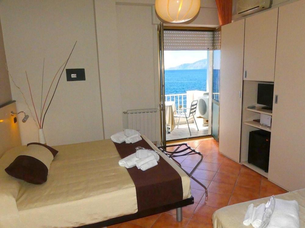 Mediterraneo 4* Sapri